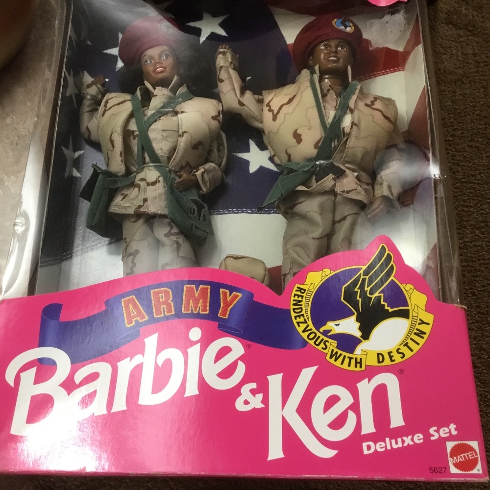 Barbie & Ken Dolls Special Edition Deluxe set U.S.Army African Americans 1992 - Picture 2 of 10